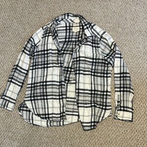 Womens Black and White Plaid Shirt